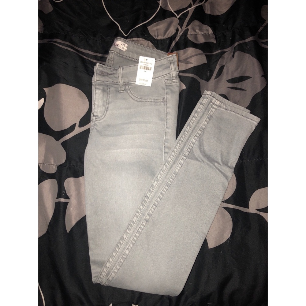 Low rise skinny jeans